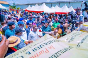 Benue Flags Off 2026 Fertilizer Distribution, Slashes Price by 51%
